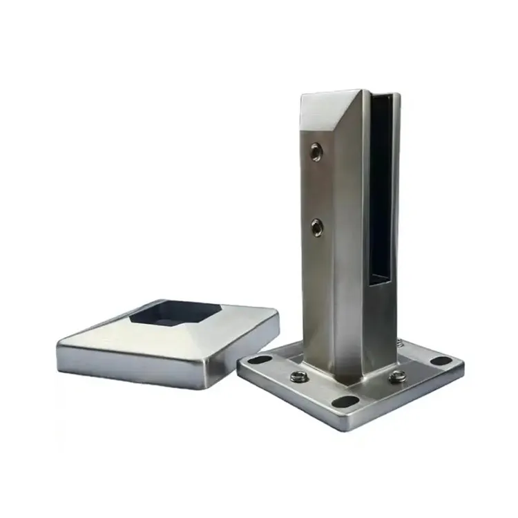 Justerbar glasrækværk